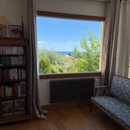 Magnifique Pieds Dans L Eau Jean Cap Ferrat *