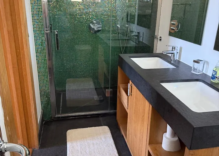 Magnifique Pieds Dans L Eau Jean Cap Ferrat