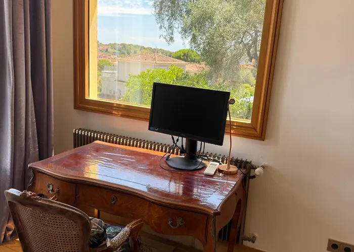 Magnifique Pieds Dans L Eau Jean Cap Ferrat