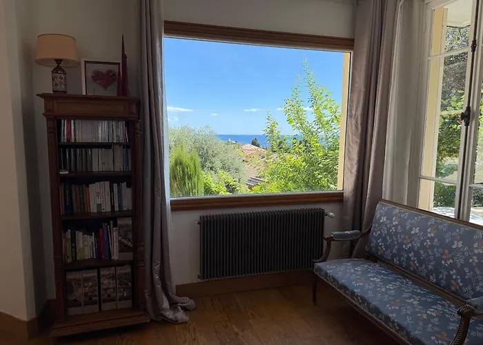 Magnifique Pieds Dans L Eau Jean Cap Ferrat *